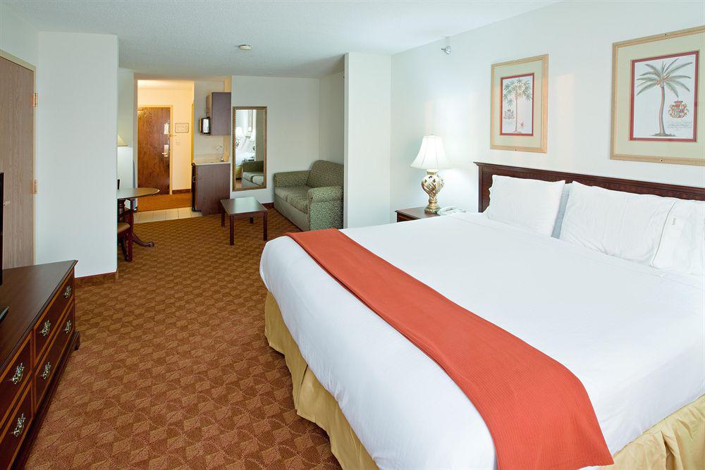Holiday Inn Express & Suites Shelbyville By Ihg Δωμάτιο φωτογραφία
